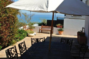 Bay Beach Villa one minute Camps Bay beachfront